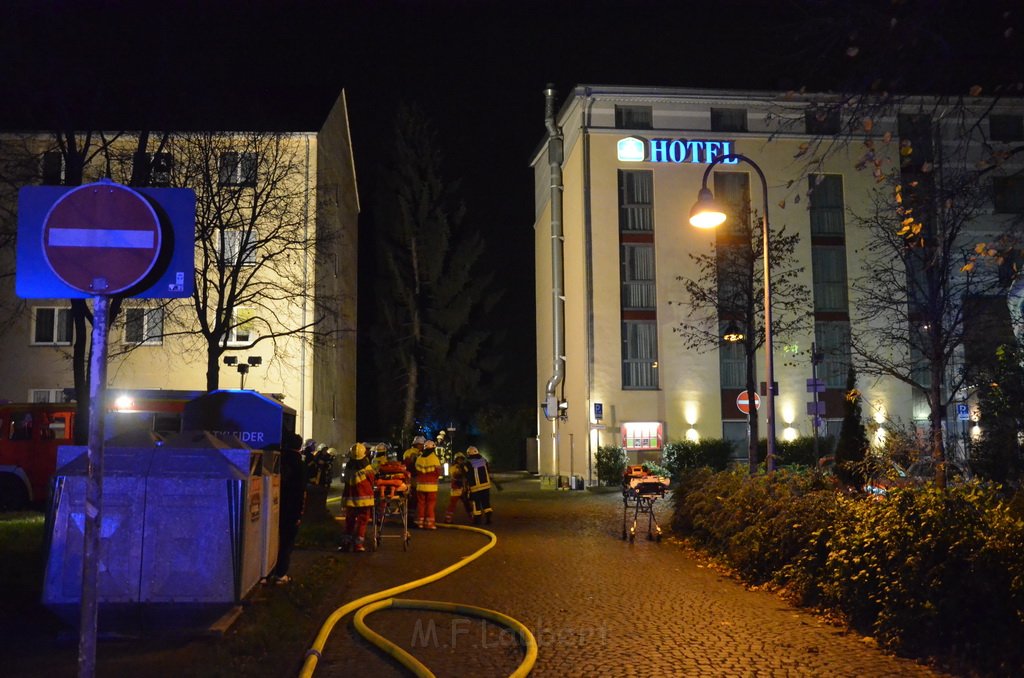 Feuer 2 Hotel Koeln Hoehenberg Benoplatz P56.JPG - Miklos Laubert